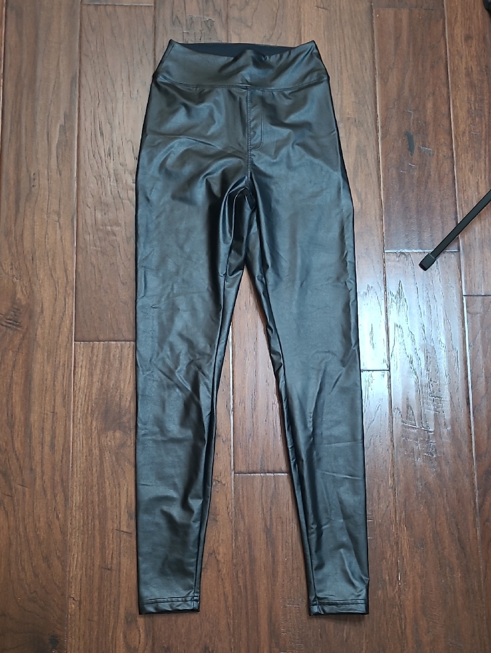 Offline by Aerie Real Luxe Black Faux Leather Leggings size Small